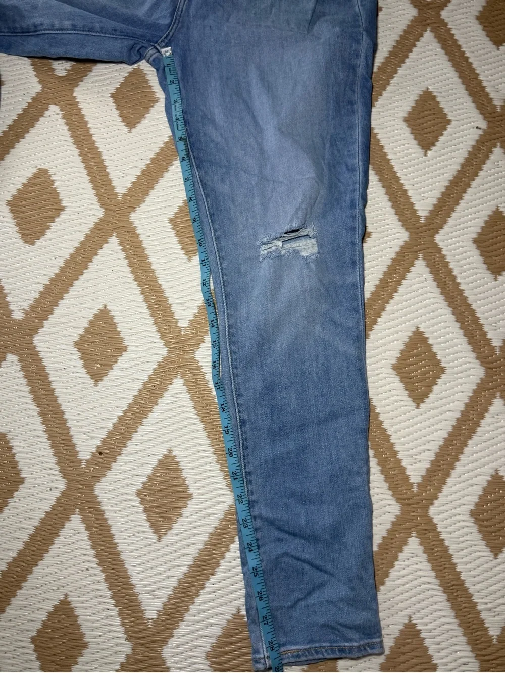 Levi's men's Blue Light Wash High Rise Skinny Fit Distressed 5-Pocket 33